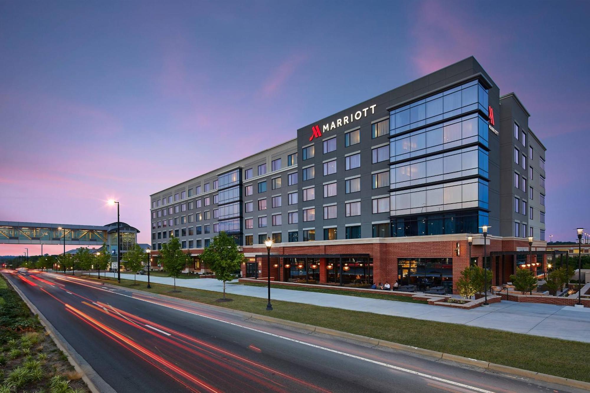 Unc Charlotte Marriott Hotel & Conference Center Exterior photo