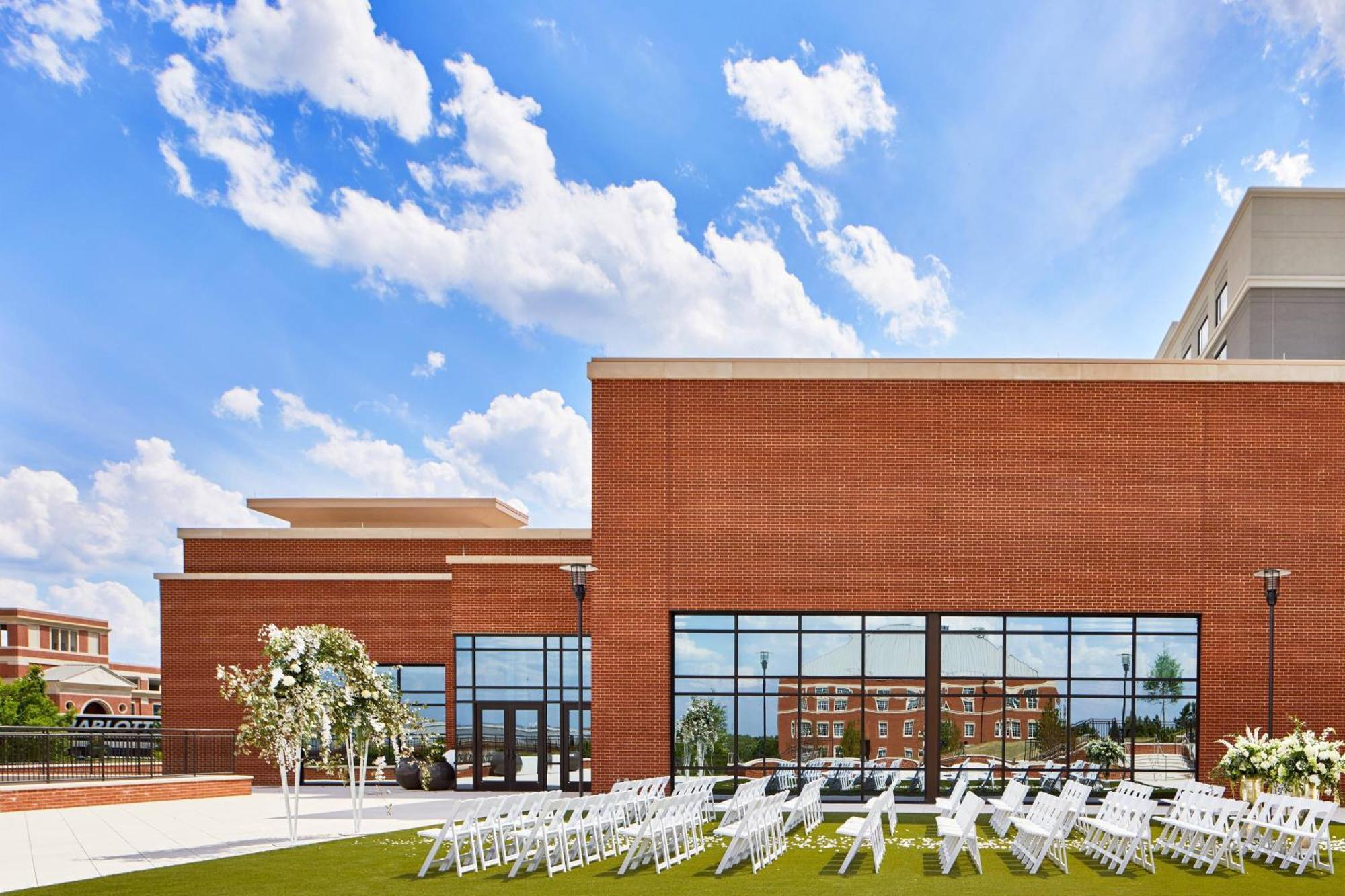 Unc Charlotte Marriott Hotel & Conference Center Exterior photo
